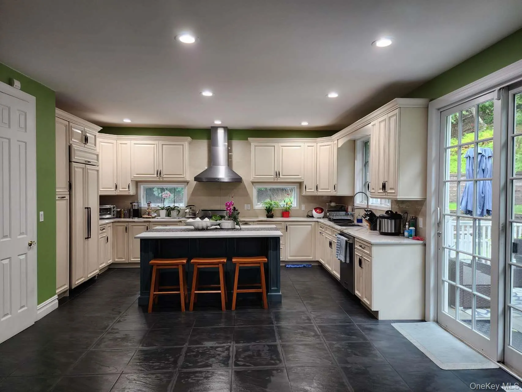 1259 Country Road, Brookhaven, NY, 6 Bedrooms Bedrooms, 9 Rooms Rooms,4 BathroomsBathrooms,Residential,For Rent,Country,0,1007807 1259 Country Road, Brookhaven, NY, 6 Bedrooms Bedrooms, 9 Rooms Rooms,4 BathroomsBathrooms,Residential,For Rent,Country,0,1007807