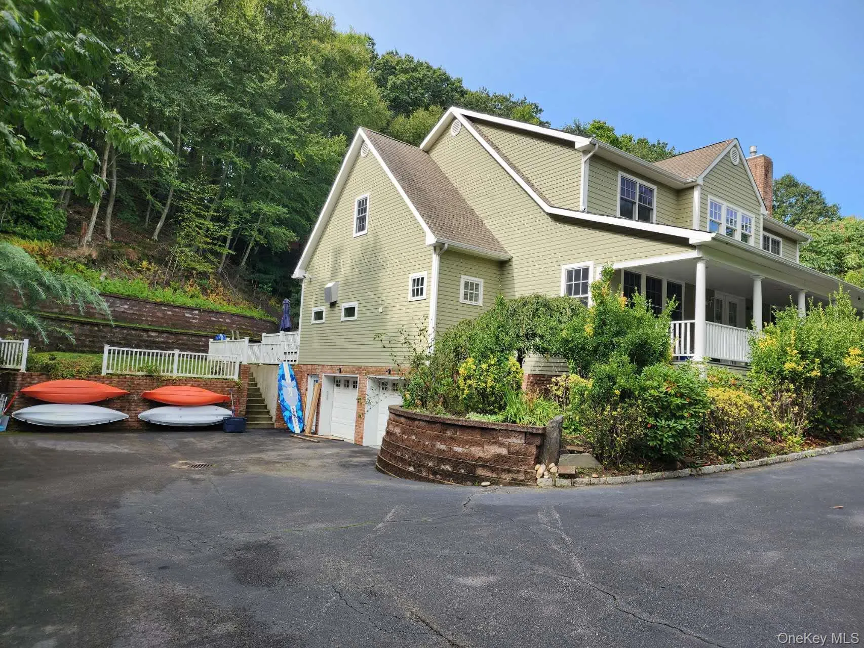 1259 Country Road, Brookhaven, NY, 6 Bedrooms Bedrooms, 9 Rooms Rooms,4 BathroomsBathrooms,Residential,For Rent,Country,0,1007807 1259 Country Road, Brookhaven, NY, 6 Bedrooms Bedrooms, 9 Rooms Rooms,4 BathroomsBathrooms,Residential,For Rent,Country,0,1007807