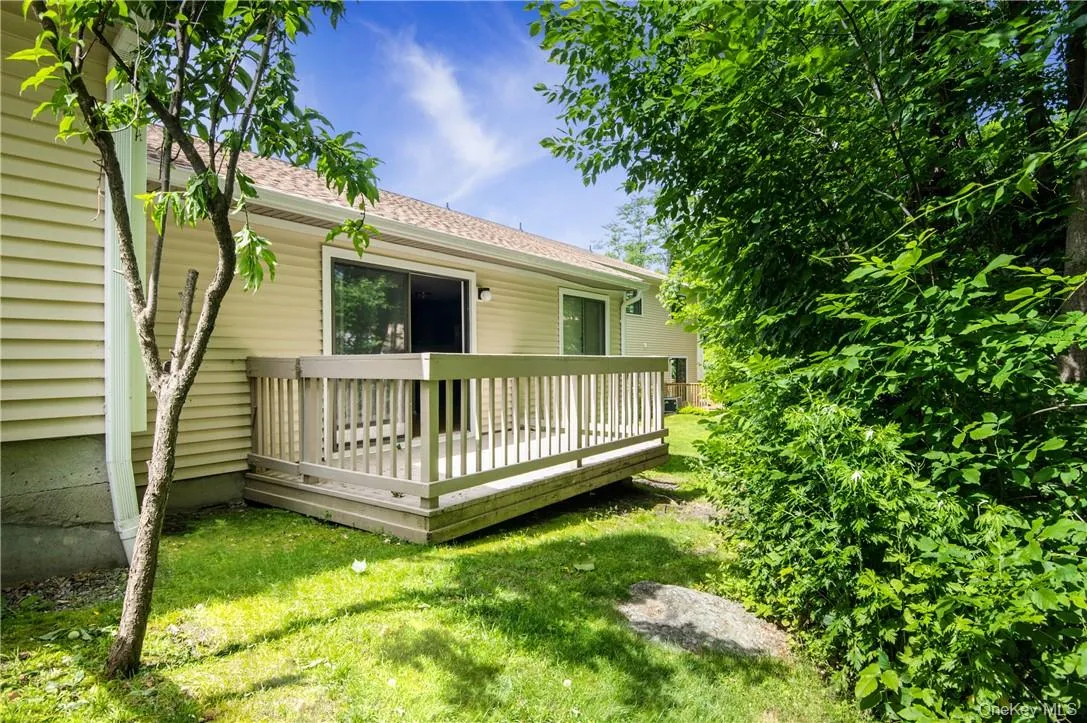 Backyard with lots of privacy. Backyard with lots of privacy.