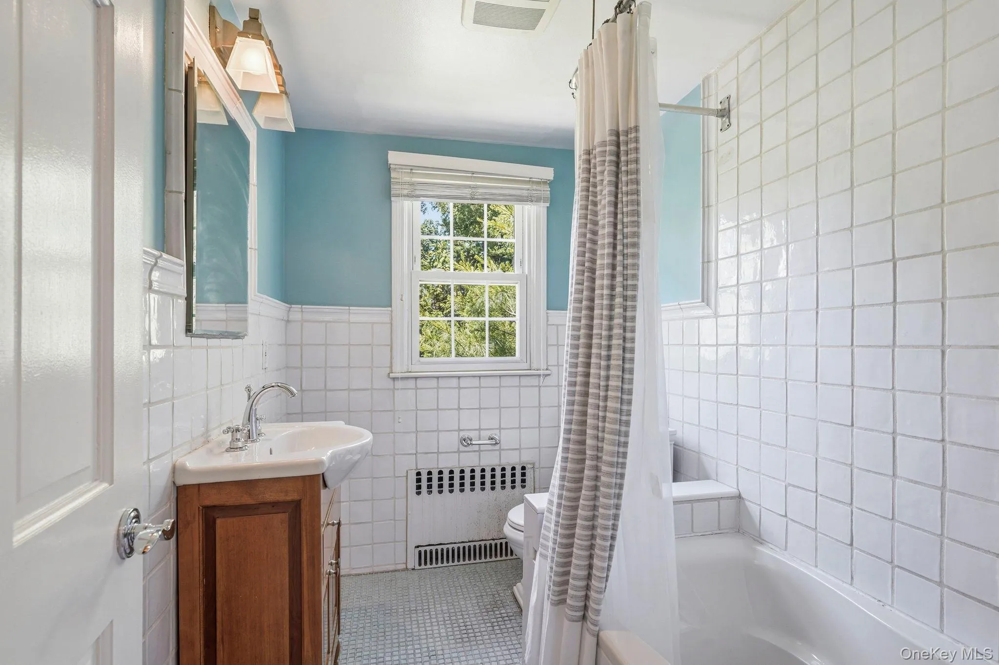 Second Floor Level Full Bath Second Floor Level Full Bath