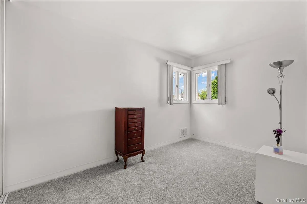 2nd Bedroom with NEW carpet 2nd Bedroom with NEW carpet