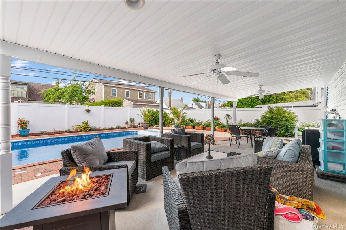 Resort Living at Your Home! Resort Living at Your Home!