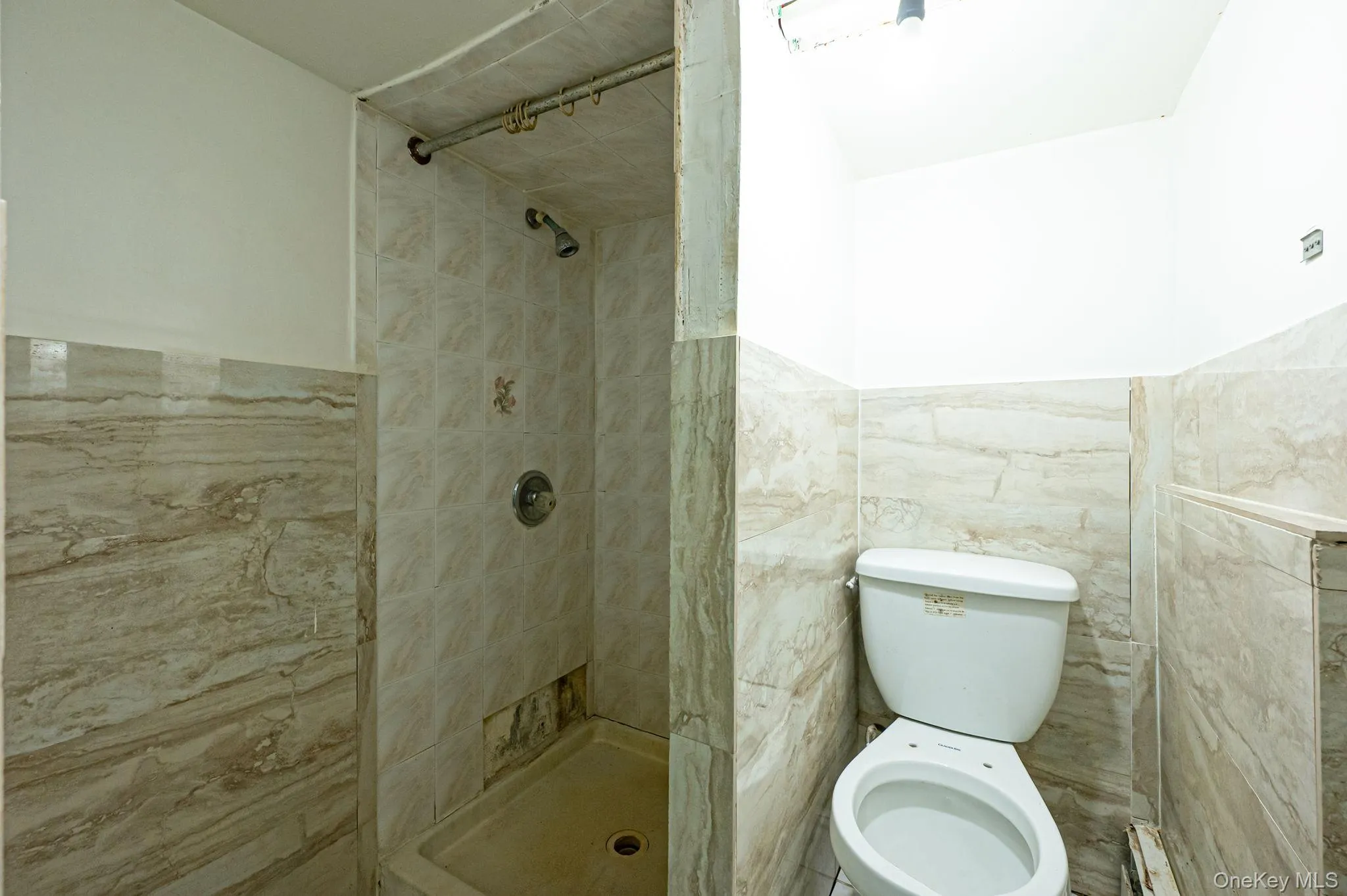2706 Deerfield Road, New York, NY, 4 Bedrooms Bedrooms, 7 Rooms Rooms,1 BathroomBathrooms,Residential,For Rent,Deerfield,0,1007826 2706 Deerfield Road, New York, NY, 4 Bedrooms Bedrooms, 7 Rooms Rooms,1 BathroomBathrooms,Residential,For Rent,Deerfield,0,1007826
