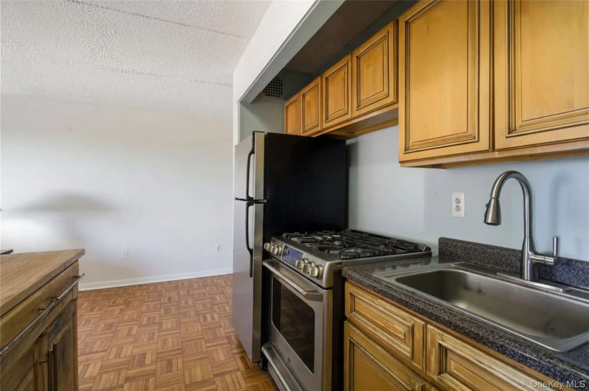 687 Bronx River Road, Yonkers, NY, 1 Bedroom Bedrooms, 3 Rooms Rooms,1 BathroomBathrooms,Residential,For Rent,Bronx River,0,1007831 687 Bronx River Road, Yonkers, NY, 1 Bedroom Bedrooms, 3 Rooms Rooms,1 BathroomBathrooms,Residential,For Rent,Bronx River,0,1007831