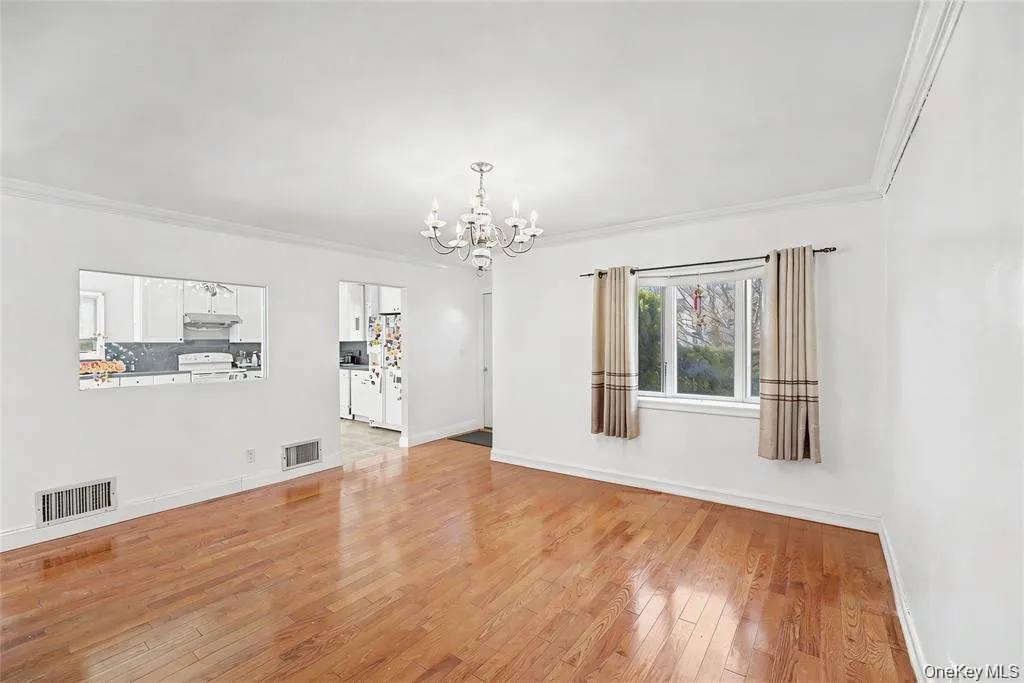 253 Devonshire Drive, North Hempstead, NY, 5 Bedrooms Bedrooms, 10 Rooms Rooms,3 BathroomsBathrooms,Residential,For Rent,Devonshire,0,1007832 253 Devonshire Drive, North Hempstead, NY, 5 Bedrooms Bedrooms, 10 Rooms Rooms,3 BathroomsBathrooms,Residential,For Rent,Devonshire,0,1007832