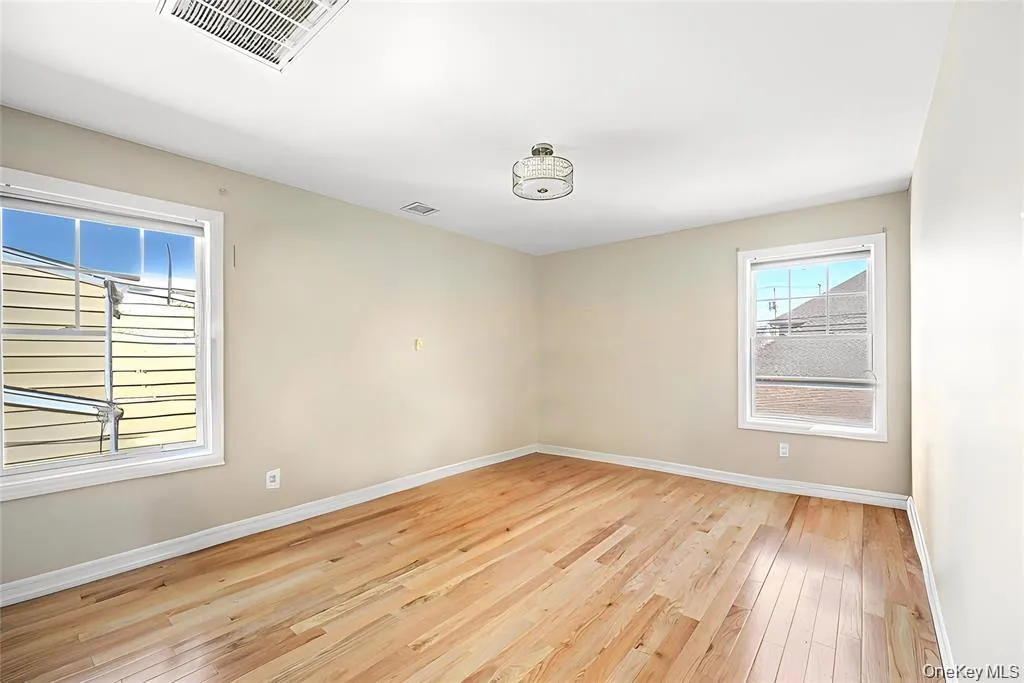 253 Devonshire Drive, North Hempstead, NY, 5 Bedrooms Bedrooms, 10 Rooms Rooms,3 BathroomsBathrooms,Residential,For Rent,Devonshire,0,1007832 253 Devonshire Drive, North Hempstead, NY, 5 Bedrooms Bedrooms, 10 Rooms Rooms,3 BathroomsBathrooms,Residential,For Rent,Devonshire,0,1007832