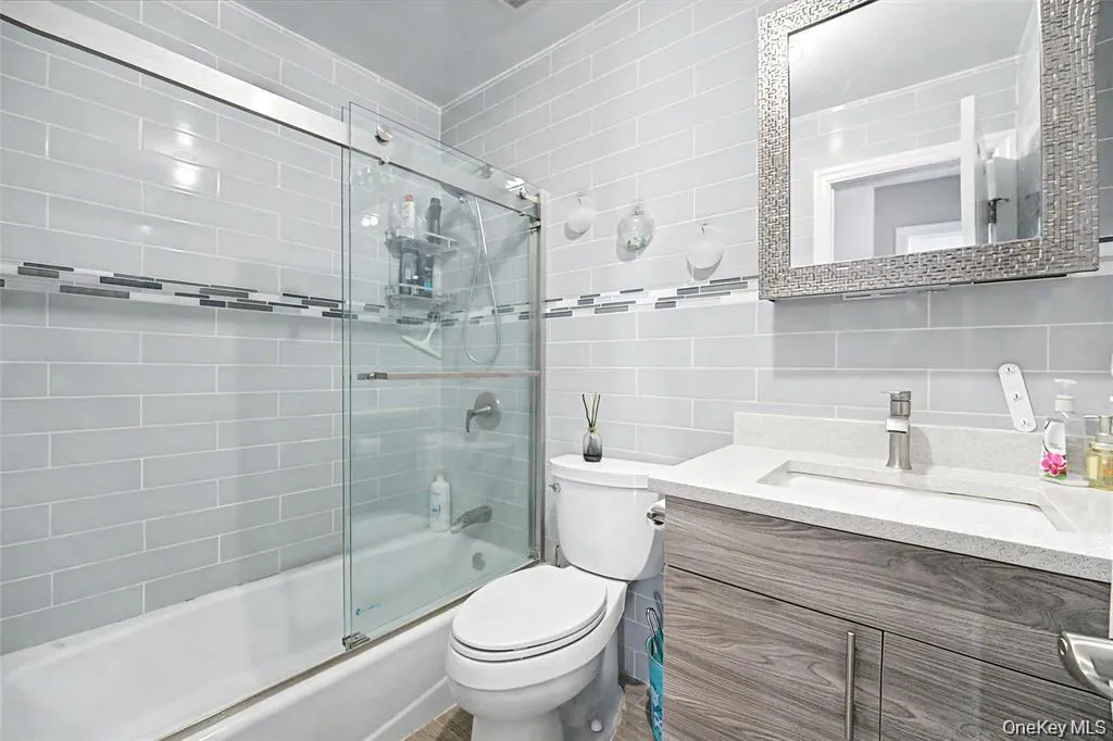 253 Devonshire Drive, North Hempstead, NY, 5 Bedrooms Bedrooms, 10 Rooms Rooms,3 BathroomsBathrooms,Residential,For Rent,Devonshire,0,1007832 253 Devonshire Drive, North Hempstead, NY, 5 Bedrooms Bedrooms, 10 Rooms Rooms,3 BathroomsBathrooms,Residential,For Rent,Devonshire,0,1007832