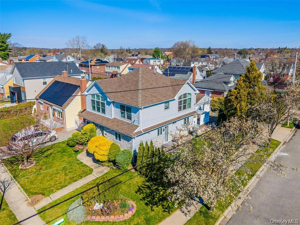 253 Devonshire Drive, North Hempstead, NY, 5 Bedrooms Bedrooms, 10 Rooms Rooms,3 BathroomsBathrooms,Residential,For Rent,Devonshire,0,1007832 253 Devonshire Drive, North Hempstead, NY, 5 Bedrooms Bedrooms, 10 Rooms Rooms,3 BathroomsBathrooms,Residential,For Rent,Devonshire,0,1007832