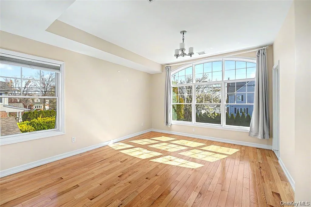 253 Devonshire Drive, North Hempstead, NY, 5 Bedrooms Bedrooms, 10 Rooms Rooms,3 BathroomsBathrooms,Residential,For Rent,Devonshire,0,1007832 253 Devonshire Drive, North Hempstead, NY, 5 Bedrooms Bedrooms, 10 Rooms Rooms,3 BathroomsBathrooms,Residential,For Rent,Devonshire,0,1007832