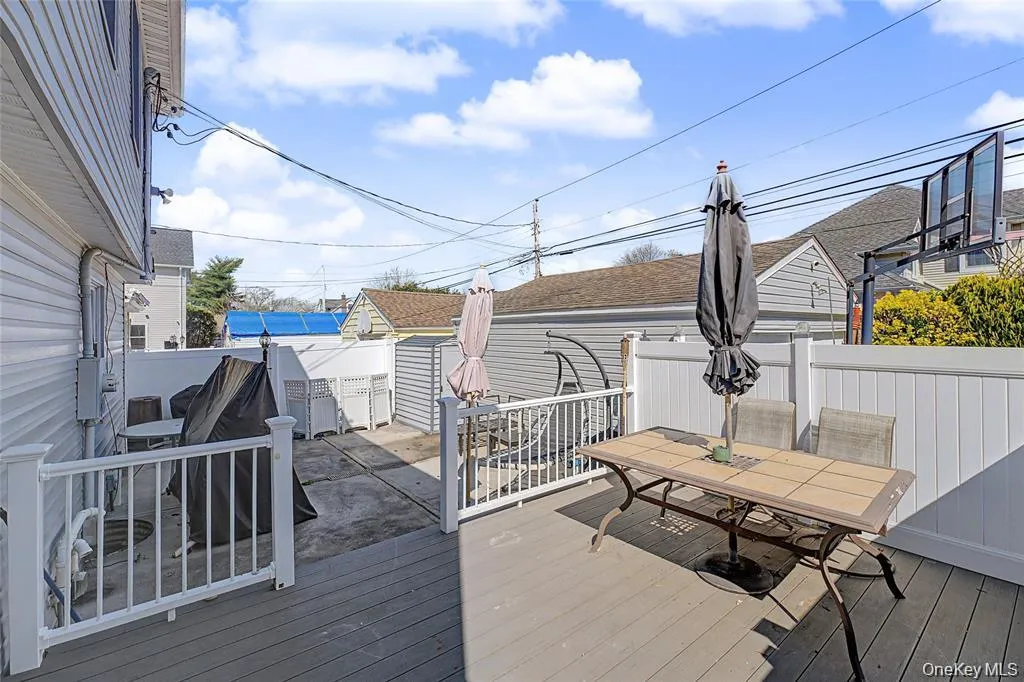 253 Devonshire Drive, North Hempstead, NY, 5 Bedrooms Bedrooms, 10 Rooms Rooms,3 BathroomsBathrooms,Residential,For Rent,Devonshire,0,1007832 253 Devonshire Drive, North Hempstead, NY, 5 Bedrooms Bedrooms, 10 Rooms Rooms,3 BathroomsBathrooms,Residential,For Rent,Devonshire,0,1007832