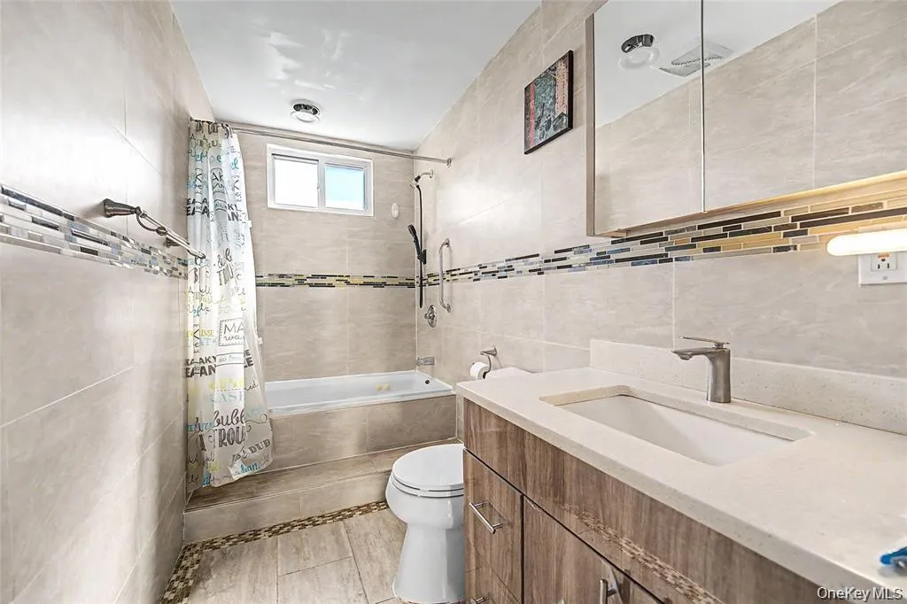253 Devonshire Drive, North Hempstead, NY, 5 Bedrooms Bedrooms, 10 Rooms Rooms,3 BathroomsBathrooms,Residential,For Rent,Devonshire,0,1007832 253 Devonshire Drive, North Hempstead, NY, 5 Bedrooms Bedrooms, 10 Rooms Rooms,3 BathroomsBathrooms,Residential,For Rent,Devonshire,0,1007832