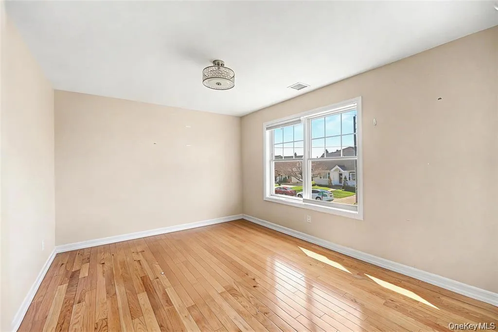 253 Devonshire Drive, North Hempstead, NY, 5 Bedrooms Bedrooms, 10 Rooms Rooms,3 BathroomsBathrooms,Residential,For Rent,Devonshire,0,1007832 253 Devonshire Drive, North Hempstead, NY, 5 Bedrooms Bedrooms, 10 Rooms Rooms,3 BathroomsBathrooms,Residential,For Rent,Devonshire,0,1007832