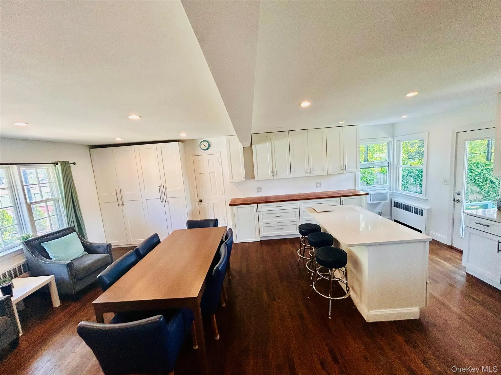 156 Moore Avenue, Oyster Bay, NY, 5 Bedrooms Bedrooms, 7 Rooms Rooms,3 BathroomsBathrooms,Residential,For Rent,Moore,0,1007833 156 Moore Avenue, Oyster Bay, NY, 5 Bedrooms Bedrooms, 7 Rooms Rooms,3 BathroomsBathrooms,Residential,For Rent,Moore,0,1007833