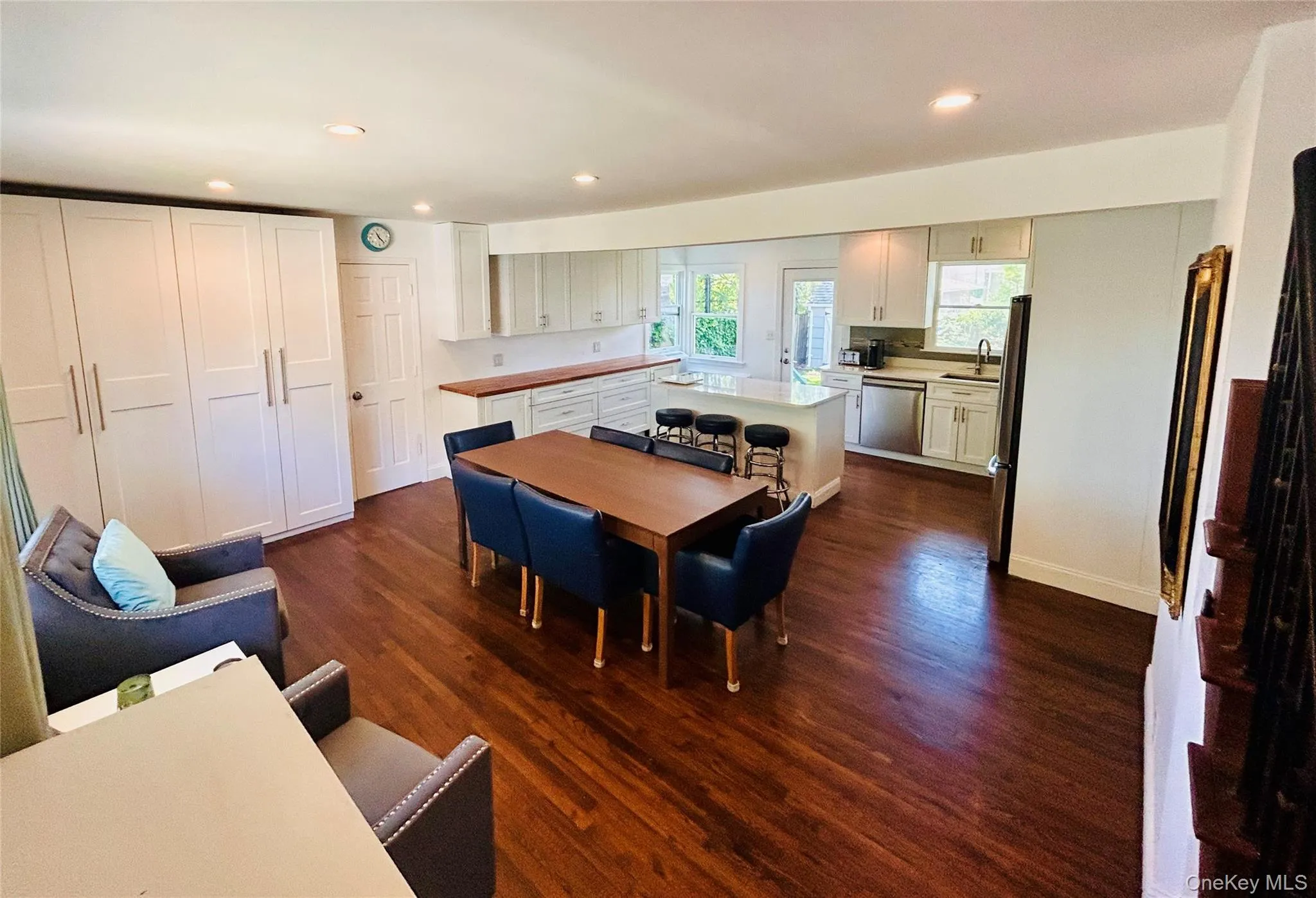 156 Moore Avenue, Oyster Bay, NY, 5 Bedrooms Bedrooms, 7 Rooms Rooms,3 BathroomsBathrooms,Residential,For Rent,Moore,0,1007833 156 Moore Avenue, Oyster Bay, NY, 5 Bedrooms Bedrooms, 7 Rooms Rooms,3 BathroomsBathrooms,Residential,For Rent,Moore,0,1007833