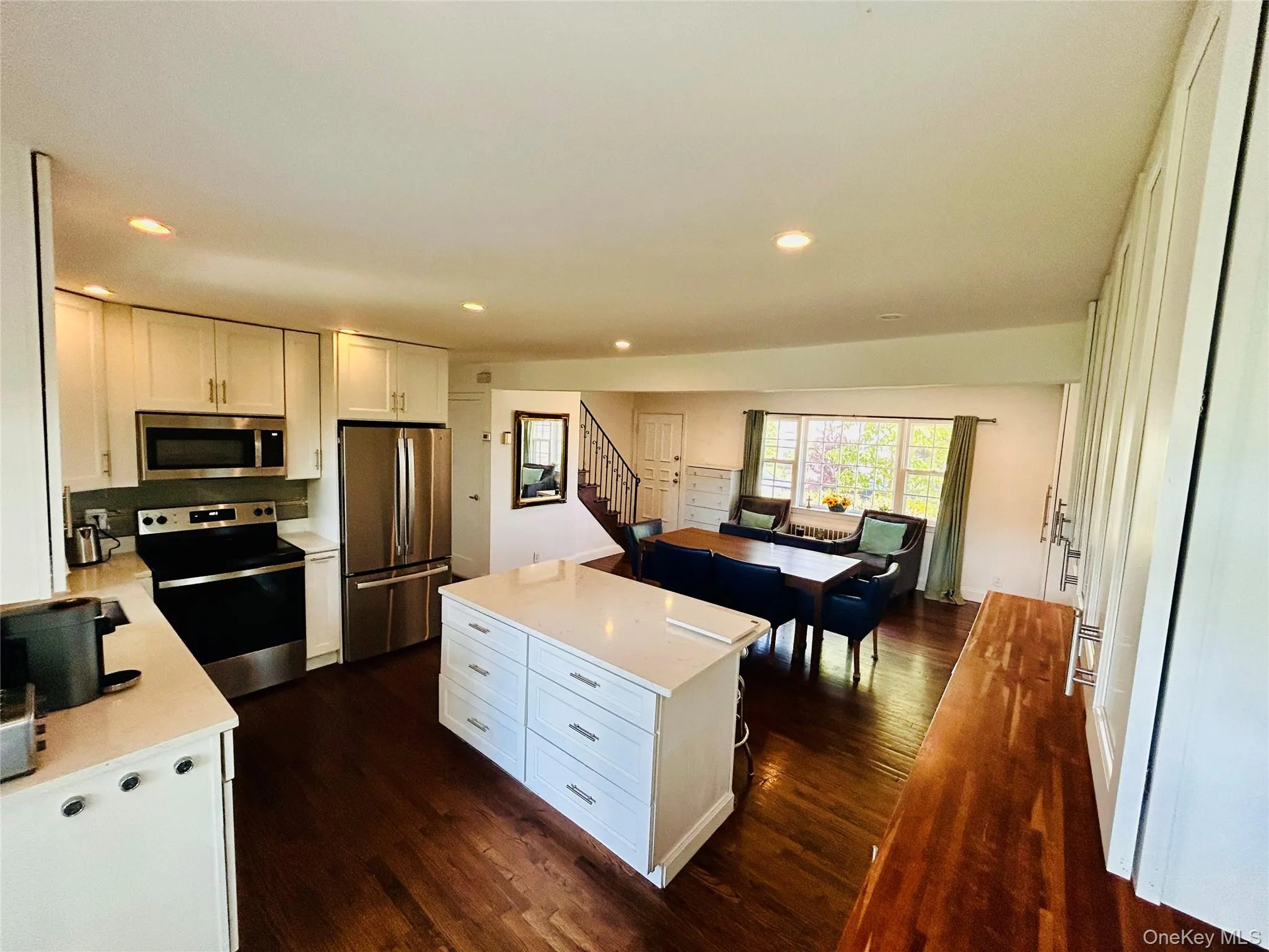 156 Moore Avenue, Oyster Bay, NY, 5 Bedrooms Bedrooms, 7 Rooms Rooms,3 BathroomsBathrooms,Residential,For Rent,Moore,0,1007833 156 Moore Avenue, Oyster Bay, NY, 5 Bedrooms Bedrooms, 7 Rooms Rooms,3 BathroomsBathrooms,Residential,For Rent,Moore,0,1007833