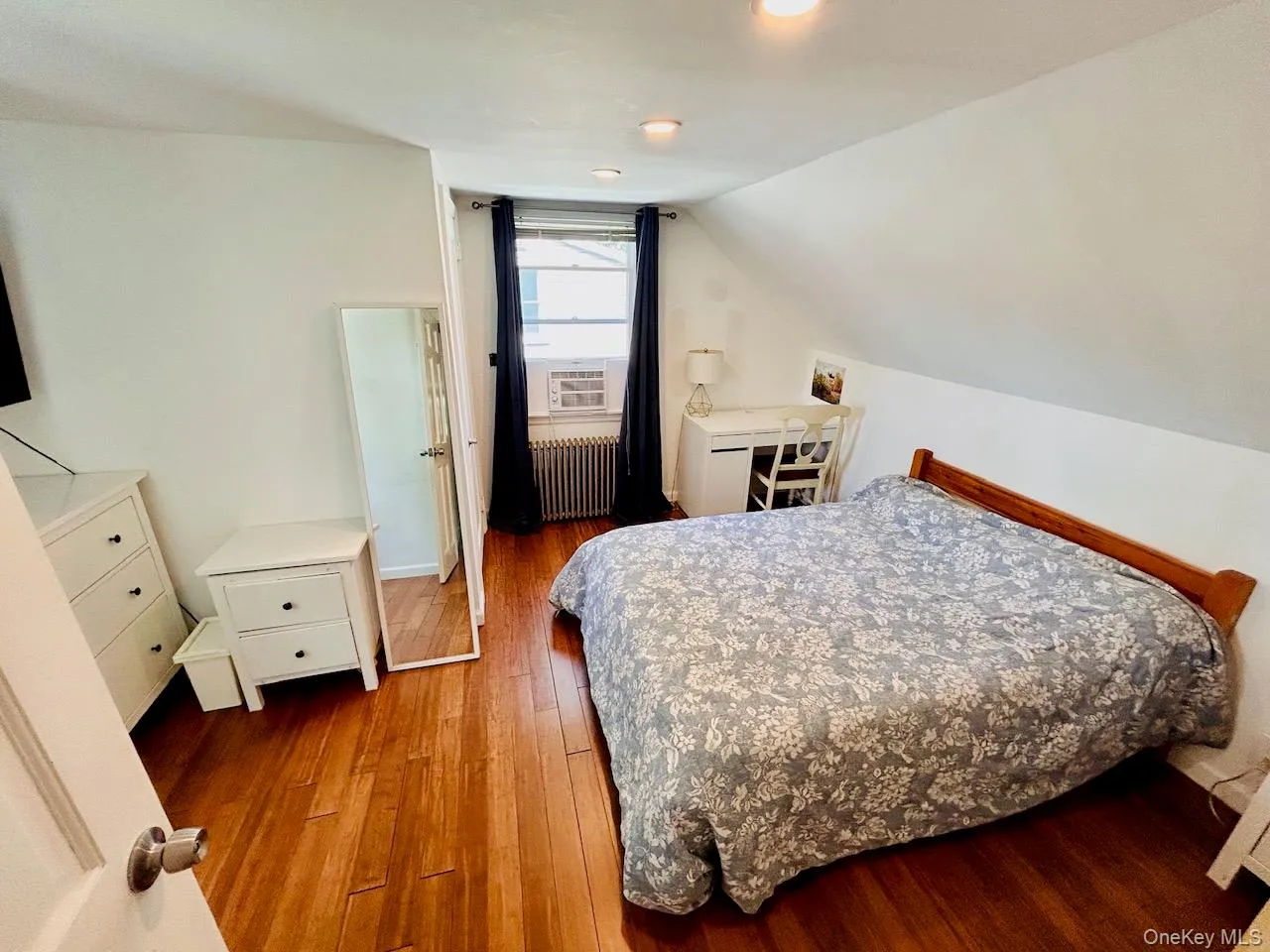 156 Moore Avenue, Oyster Bay, NY, 5 Bedrooms Bedrooms, 7 Rooms Rooms,3 BathroomsBathrooms,Residential,For Rent,Moore,0,1007833 156 Moore Avenue, Oyster Bay, NY, 5 Bedrooms Bedrooms, 7 Rooms Rooms,3 BathroomsBathrooms,Residential,For Rent,Moore,0,1007833