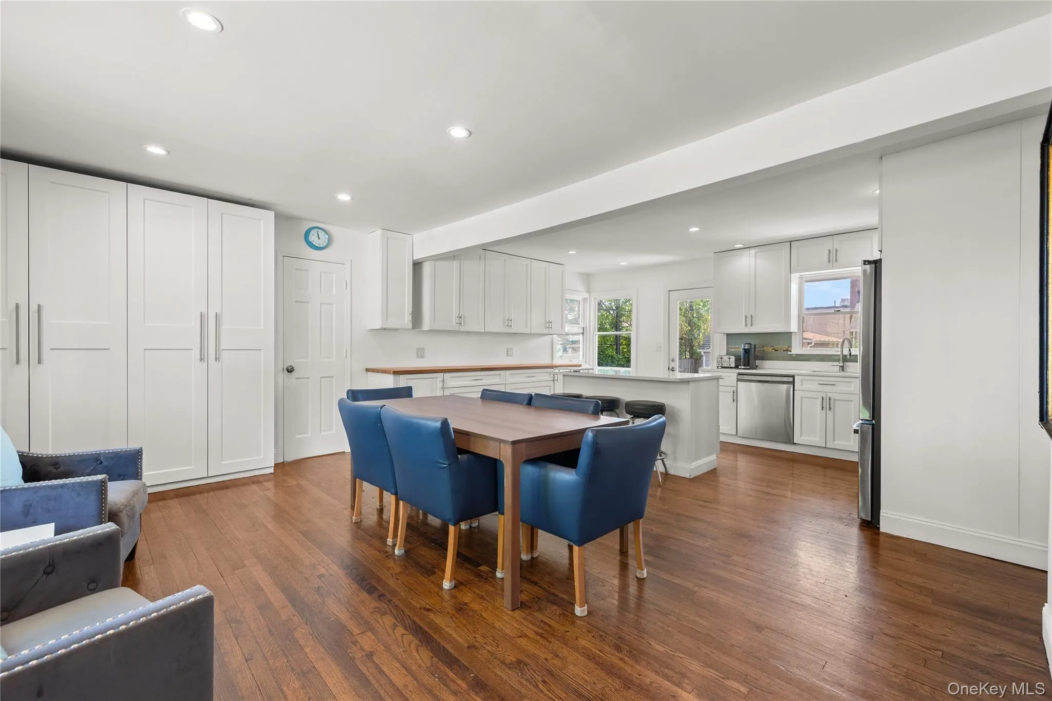 156 Moore Avenue, Oyster Bay, NY, 5 Bedrooms Bedrooms, 7 Rooms Rooms,3 BathroomsBathrooms,Residential,For Rent,Moore,0,KEY1007833 156 Moore Avenue, Oyster Bay, NY, 5 Bedrooms Bedrooms, 7 Rooms Rooms,3 BathroomsBathrooms,Residential,For Rent,Moore,0,KEY1007833