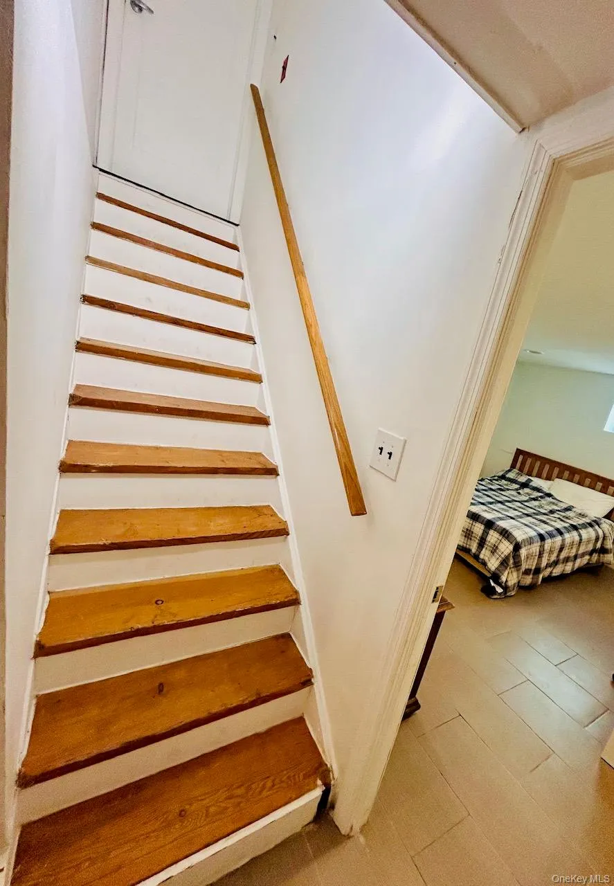 156 Moore Avenue, Oyster Bay, NY, 5 Bedrooms Bedrooms, 7 Rooms Rooms,3 BathroomsBathrooms,Residential,For Rent,Moore,0,1007833 156 Moore Avenue, Oyster Bay, NY, 5 Bedrooms Bedrooms, 7 Rooms Rooms,3 BathroomsBathrooms,Residential,For Rent,Moore,0,1007833