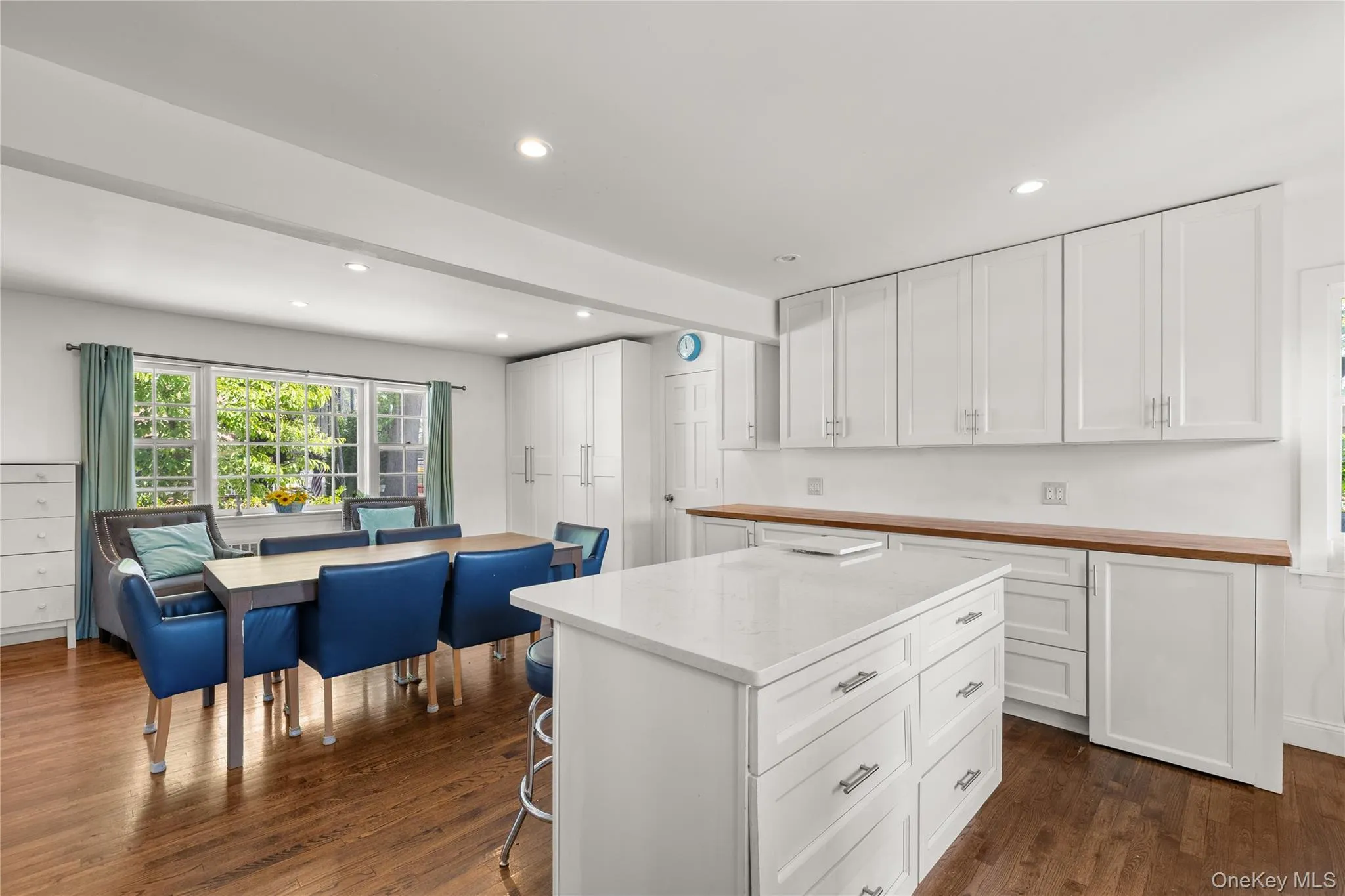 156 Moore Avenue, Oyster Bay, NY, 5 Bedrooms Bedrooms, 7 Rooms Rooms,3 BathroomsBathrooms,Residential,For Rent,Moore,0,KEY1007833 156 Moore Avenue, Oyster Bay, NY, 5 Bedrooms Bedrooms, 7 Rooms Rooms,3 BathroomsBathrooms,Residential,For Rent,Moore,0,KEY1007833