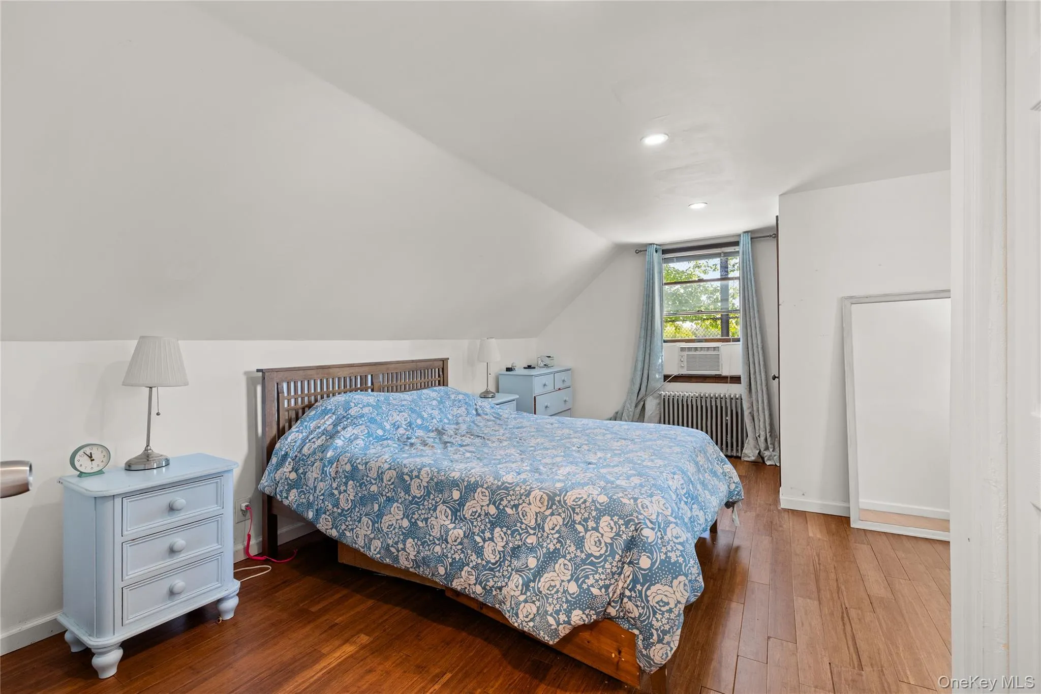156 Moore Avenue, Oyster Bay, NY, 5 Bedrooms Bedrooms, 7 Rooms Rooms,3 BathroomsBathrooms,Residential,For Rent,Moore,0,KEY1007833 156 Moore Avenue, Oyster Bay, NY, 5 Bedrooms Bedrooms, 7 Rooms Rooms,3 BathroomsBathrooms,Residential,For Rent,Moore,0,KEY1007833