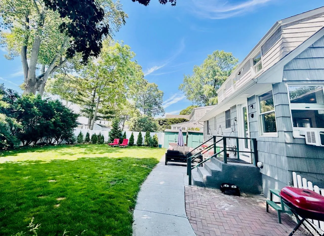 156 Moore Avenue, Oyster Bay, NY, 5 Bedrooms Bedrooms, 7 Rooms Rooms,3 BathroomsBathrooms,Residential,For Rent,Moore,0,1007833 156 Moore Avenue, Oyster Bay, NY, 5 Bedrooms Bedrooms, 7 Rooms Rooms,3 BathroomsBathrooms,Residential,For Rent,Moore,0,1007833