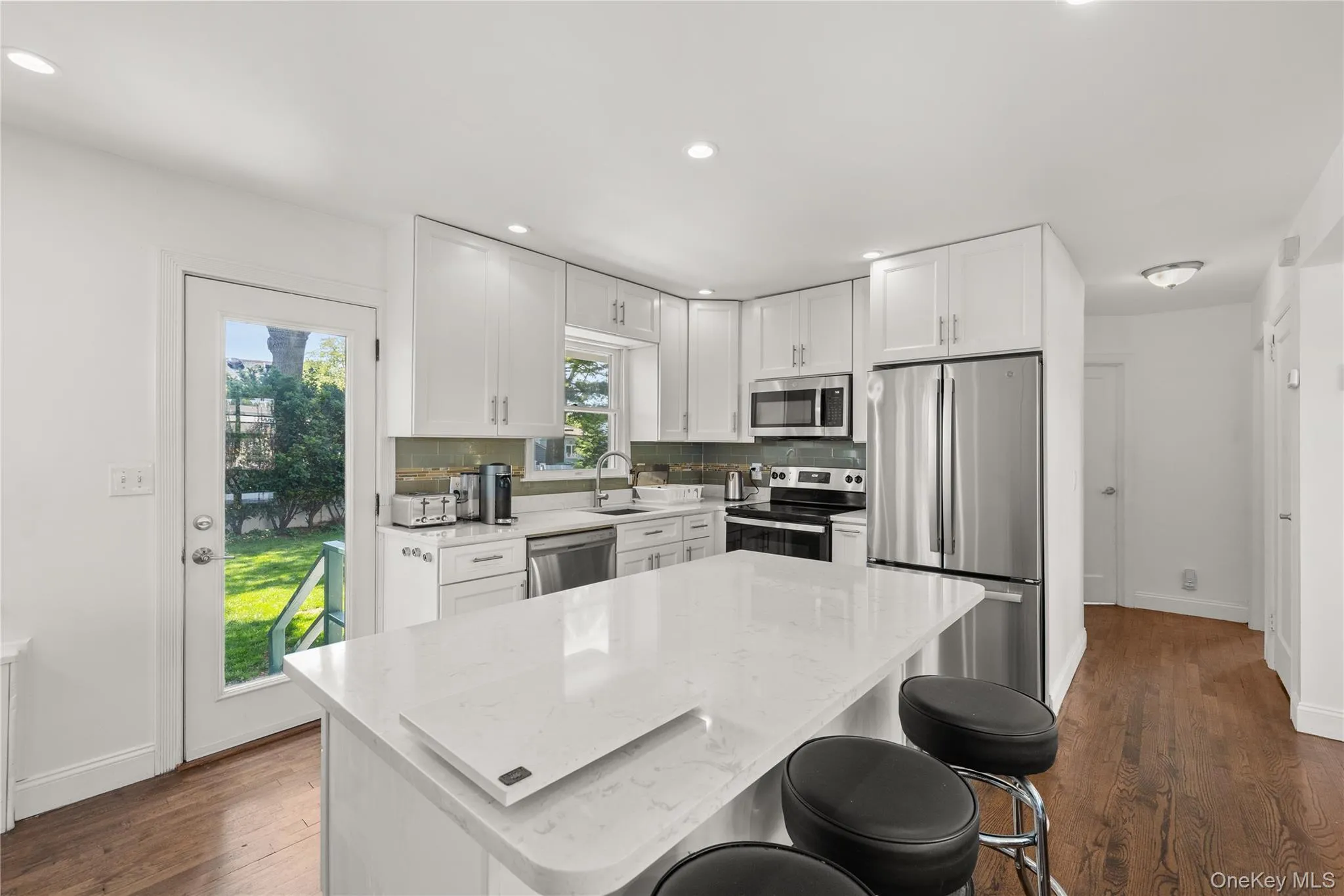 156 Moore Avenue, Oyster Bay, NY, 5 Bedrooms Bedrooms, 7 Rooms Rooms,3 BathroomsBathrooms,Residential,For Rent,Moore,0,KEY1007833 156 Moore Avenue, Oyster Bay, NY, 5 Bedrooms Bedrooms, 7 Rooms Rooms,3 BathroomsBathrooms,Residential,For Rent,Moore,0,KEY1007833