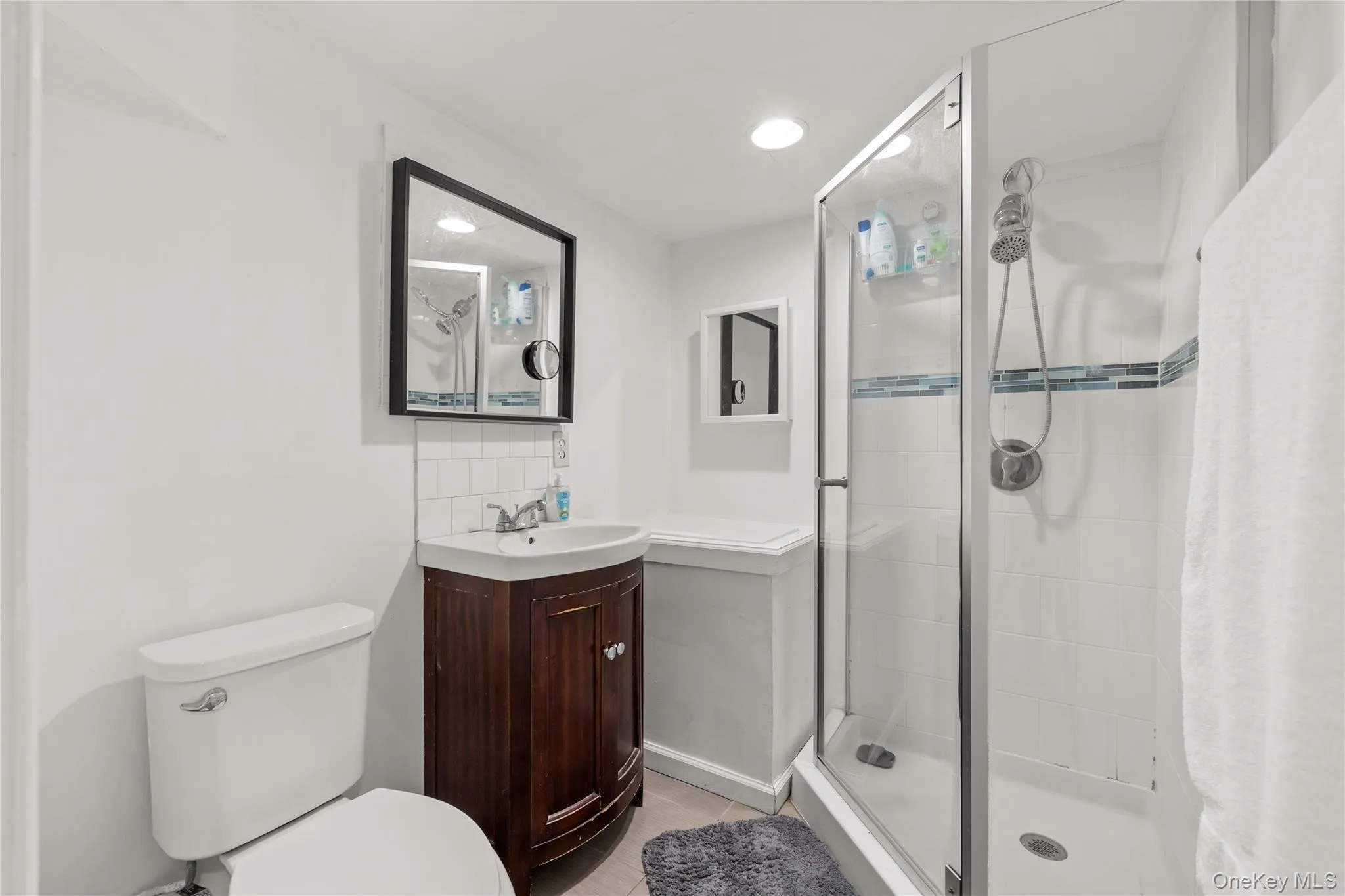 156 Moore Avenue, Oyster Bay, NY, 5 Bedrooms Bedrooms, 7 Rooms Rooms,3 BathroomsBathrooms,Residential,For Rent,Moore,0,KEY1007833 156 Moore Avenue, Oyster Bay, NY, 5 Bedrooms Bedrooms, 7 Rooms Rooms,3 BathroomsBathrooms,Residential,For Rent,Moore,0,KEY1007833