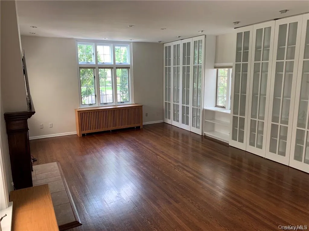 18 Chestnut Avenue, Pelham, NY, 4 Bedrooms Bedrooms, 8 Rooms Rooms,2 BathroomsBathrooms,Residential Lease,For Rent,Chestnut,0,1007836 18 Chestnut Avenue, Pelham, NY, 4 Bedrooms Bedrooms, 8 Rooms Rooms,2 BathroomsBathrooms,Residential Lease,For Rent,Chestnut,0,1007836