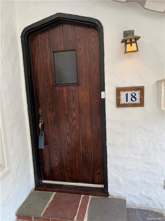18 Chestnut Avenue, Pelham, NY, 4 Bedrooms Bedrooms, 8 Rooms Rooms,2 BathroomsBathrooms,Residential Lease,For Rent,Chestnut,0,1007836 18 Chestnut Avenue, Pelham, NY, 4 Bedrooms Bedrooms, 8 Rooms Rooms,2 BathroomsBathrooms,Residential Lease,For Rent,Chestnut,0,1007836