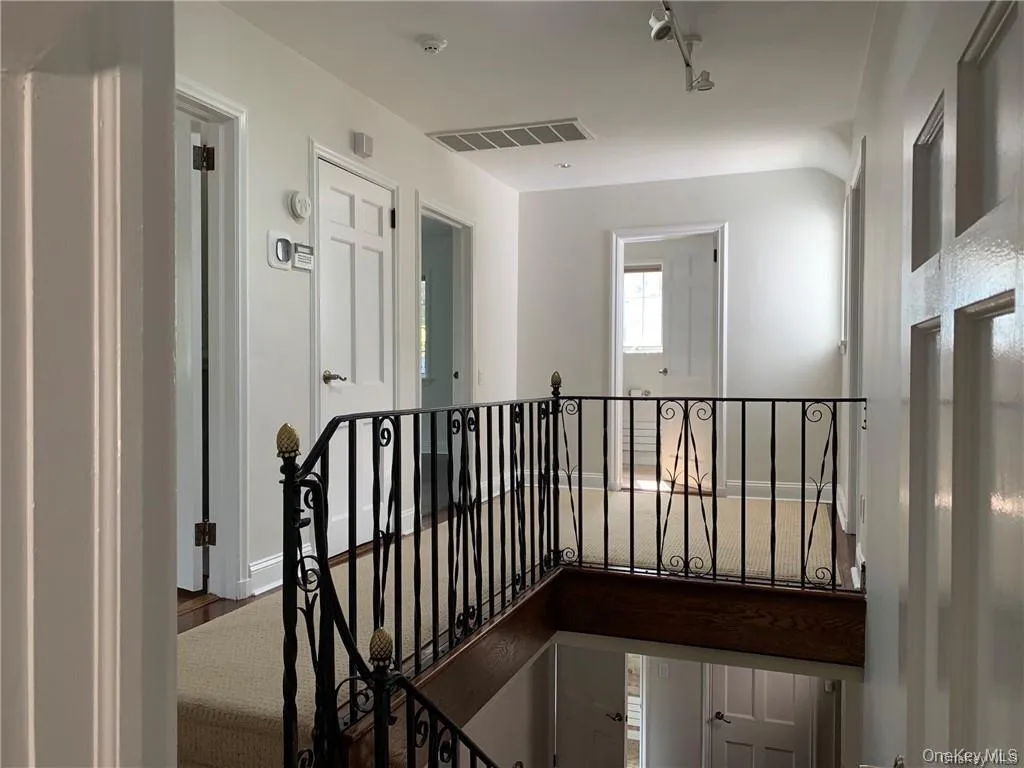 18 Chestnut Avenue, Pelham, NY, 4 Bedrooms Bedrooms, 8 Rooms Rooms,2 BathroomsBathrooms,Residential Lease,For Rent,Chestnut,0,1007836 18 Chestnut Avenue, Pelham, NY, 4 Bedrooms Bedrooms, 8 Rooms Rooms,2 BathroomsBathrooms,Residential Lease,For Rent,Chestnut,0,1007836