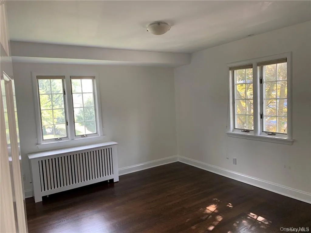 18 Chestnut Avenue, Pelham, NY, 4 Bedrooms Bedrooms, 8 Rooms Rooms,2 BathroomsBathrooms,Residential Lease,For Rent,Chestnut,0,1007836 18 Chestnut Avenue, Pelham, NY, 4 Bedrooms Bedrooms, 8 Rooms Rooms,2 BathroomsBathrooms,Residential Lease,For Rent,Chestnut,0,1007836