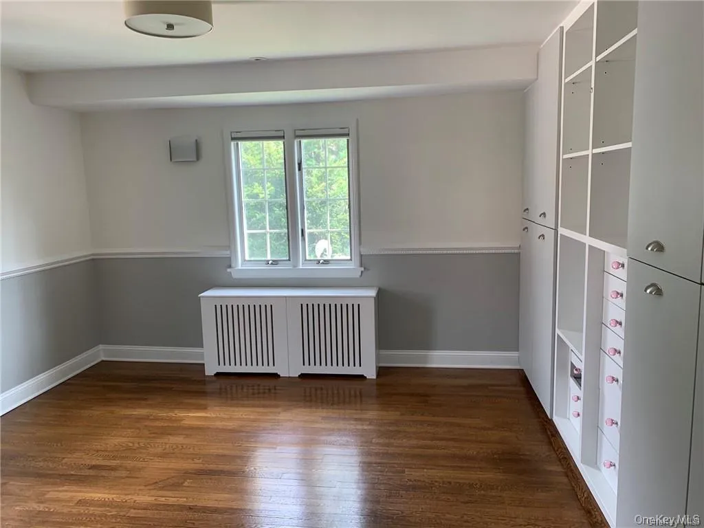 18 Chestnut Avenue, Pelham, NY, 4 Bedrooms Bedrooms, 8 Rooms Rooms,2 BathroomsBathrooms,Residential Lease,For Rent,Chestnut,0,1007836 18 Chestnut Avenue, Pelham, NY, 4 Bedrooms Bedrooms, 8 Rooms Rooms,2 BathroomsBathrooms,Residential Lease,For Rent,Chestnut,0,1007836