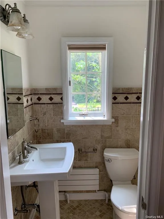 18 Chestnut Avenue, Pelham, NY, 4 Bedrooms Bedrooms, 8 Rooms Rooms,2 BathroomsBathrooms,Residential Lease,For Rent,Chestnut,0,1007836 18 Chestnut Avenue, Pelham, NY, 4 Bedrooms Bedrooms, 8 Rooms Rooms,2 BathroomsBathrooms,Residential Lease,For Rent,Chestnut,0,1007836