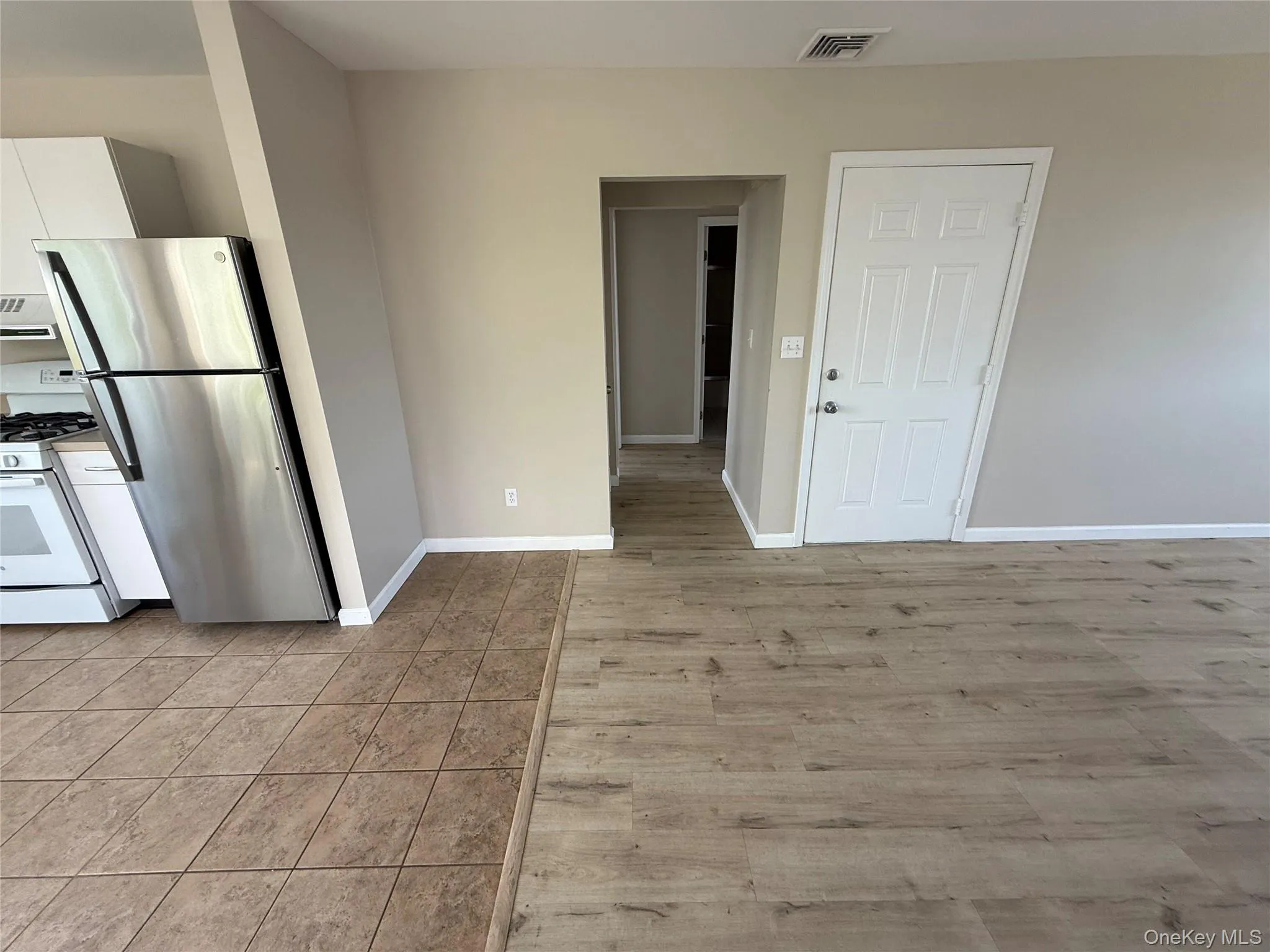 32 Sheridan Road, Babylon, NY, 2 Bedrooms Bedrooms, 4 Rooms Rooms,1 BathroomBathrooms,Residential Lease,For Rent,Sheridan,0,1007837 32 Sheridan Road, Babylon, NY, 2 Bedrooms Bedrooms, 4 Rooms Rooms,1 BathroomBathrooms,Residential Lease,For Rent,Sheridan,0,1007837