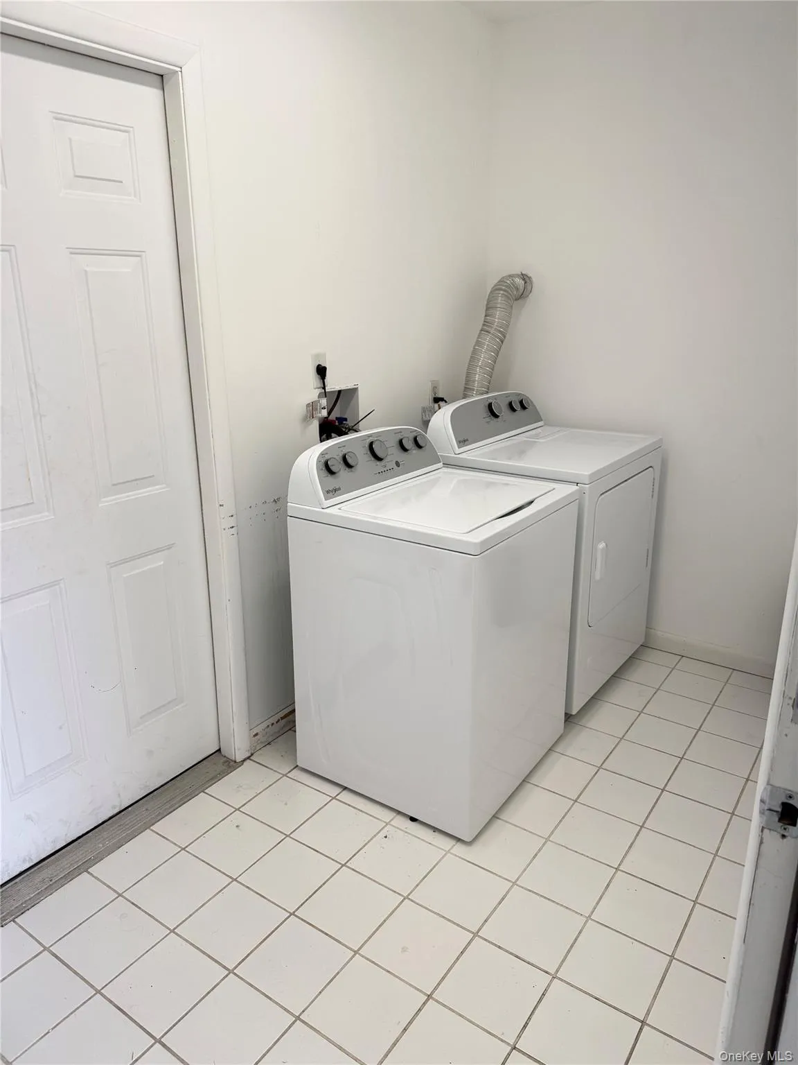 32 Sheridan Road, Babylon, NY, 2 Bedrooms Bedrooms, 4 Rooms Rooms,1 BathroomBathrooms,Residential Lease,For Rent,Sheridan,0,1007837 32 Sheridan Road, Babylon, NY, 2 Bedrooms Bedrooms, 4 Rooms Rooms,1 BathroomBathrooms,Residential Lease,For Rent,Sheridan,0,1007837