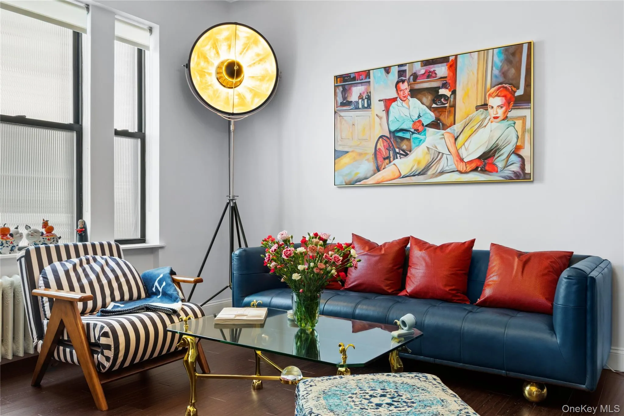 Bright living room perfect of entertaining or a quite evening at home Bright living room perfect of entertaining or a quite evening at home