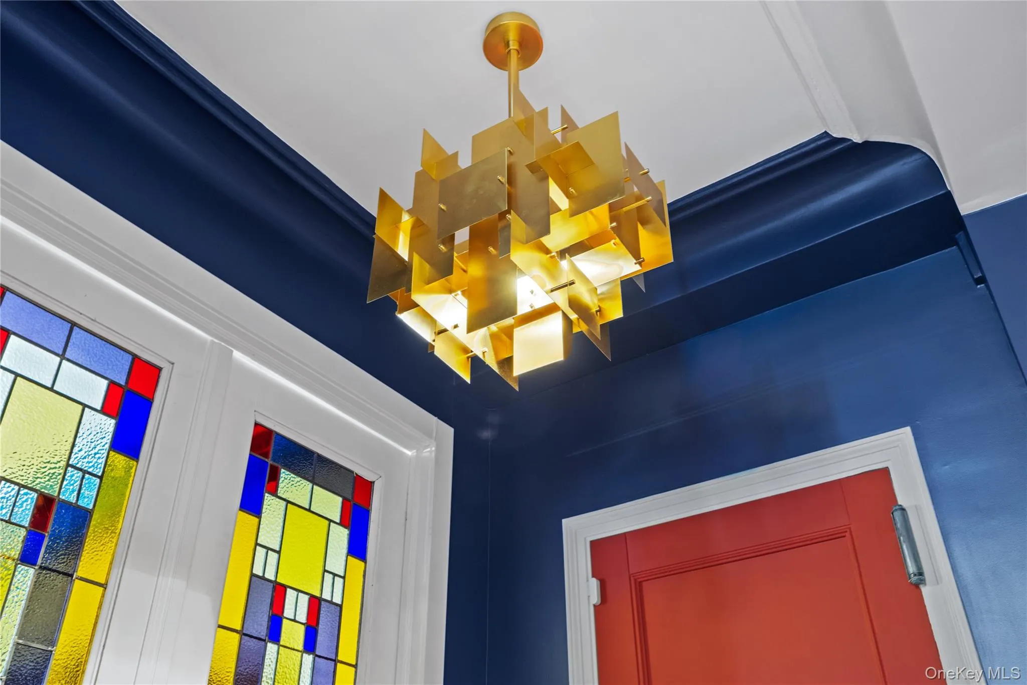 High ceiling are a feature throughout the residence High ceiling are a feature throughout the residence