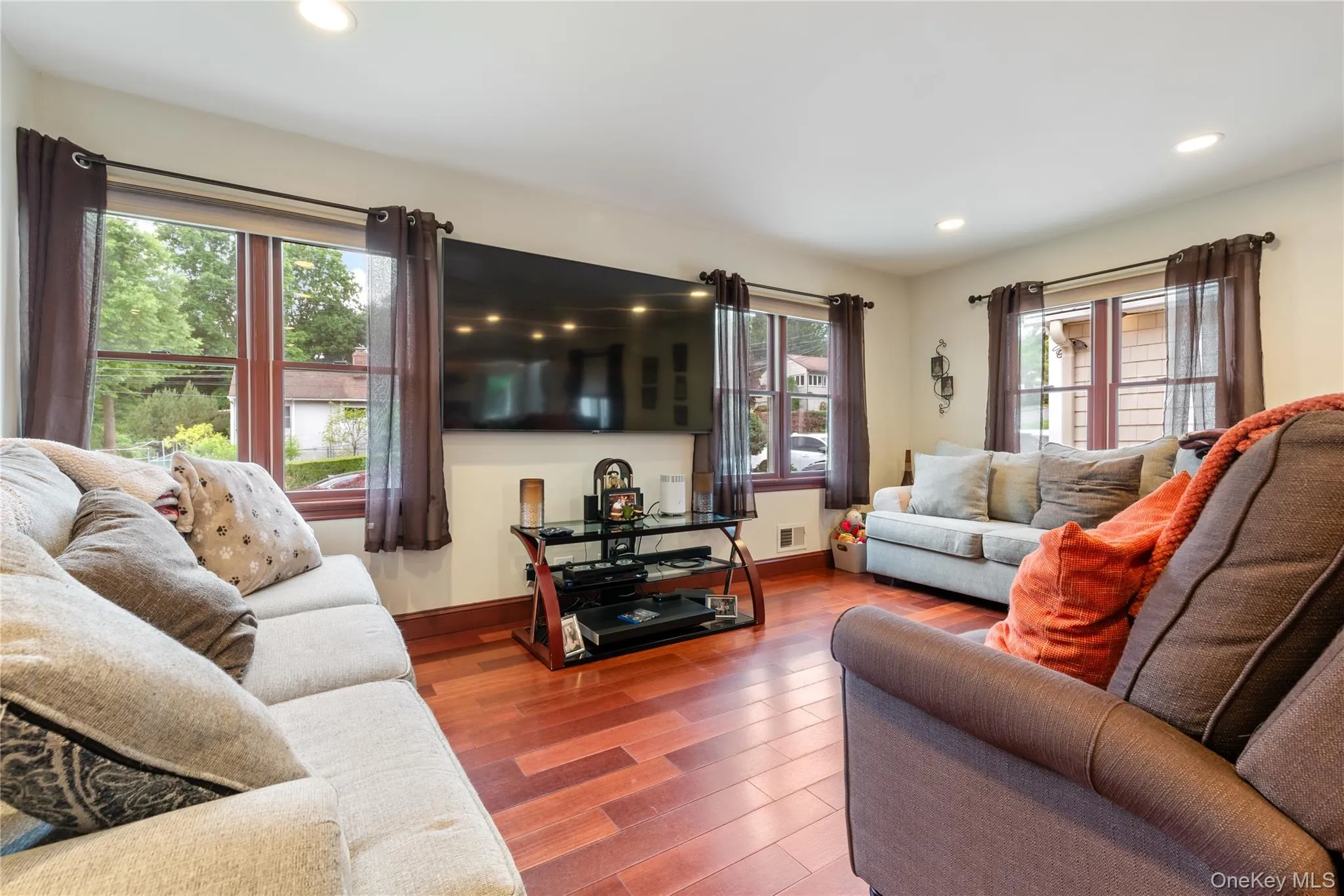 411 Chelsea Road, Greenburgh, NY, 4 Bedrooms Bedrooms, 8 Rooms Rooms,2 BathroomsBathrooms,Residential,For Rent,Chelsea,0,1007841 411 Chelsea Road, Greenburgh, NY, 4 Bedrooms Bedrooms, 8 Rooms Rooms,2 BathroomsBathrooms,Residential,For Rent,Chelsea,0,1007841