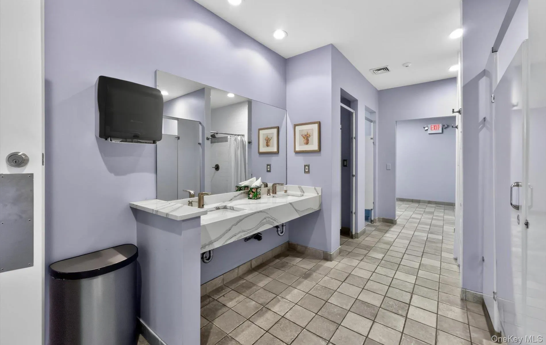 Clubhouse Locker Room/Bathroom Clubhouse Locker Room/Bathroom