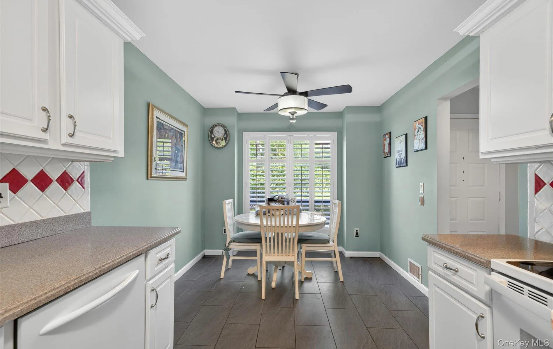 Eat in Kitchen Eat in Kitchen