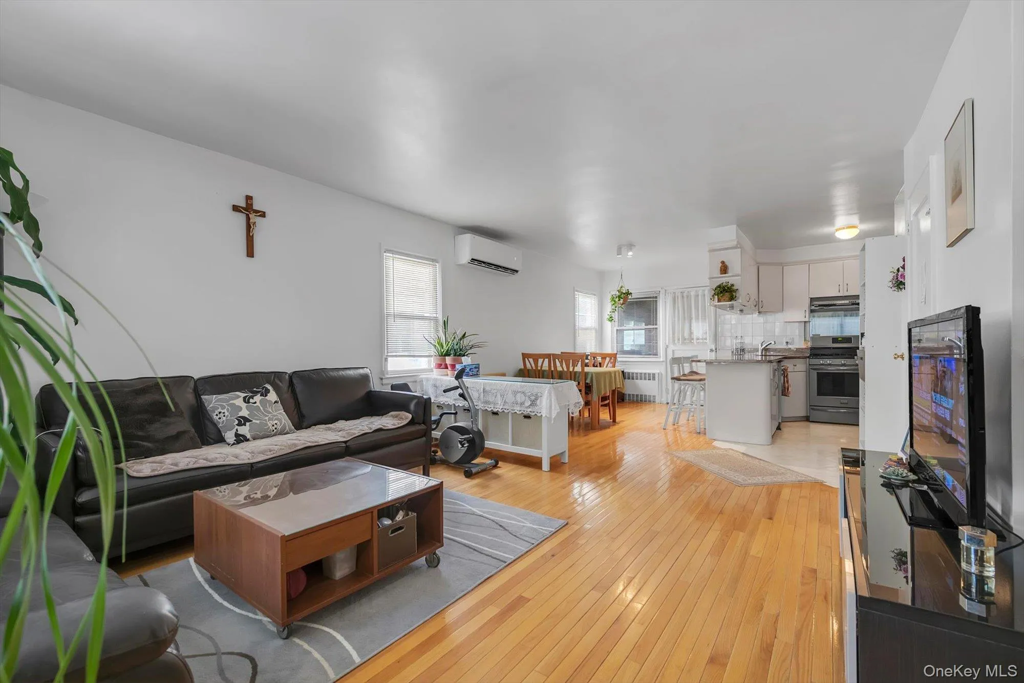 4621 216th Street, New York, NY, 3 Bedrooms Bedrooms, 7 Rooms Rooms,1 BathroomBathrooms,Residential,For Rent,216th,0,1007848 4621 216th Street, New York, NY, 3 Bedrooms Bedrooms, 7 Rooms Rooms,1 BathroomBathrooms,Residential,For Rent,216th,0,1007848
