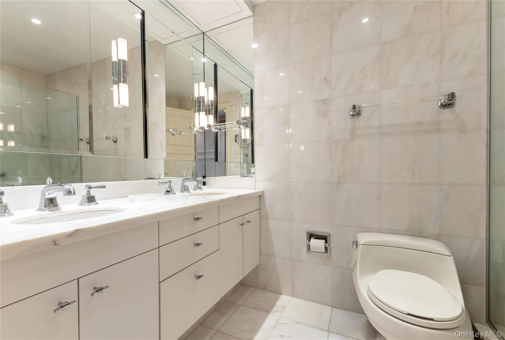 160 Central Park, New York, NY, 1 Bedroom Bedrooms, 2 Rooms Rooms,1 BathroomBathrooms,Residential,For Rent,Central,0,1007850 160 Central Park, New York, NY, 1 Bedroom Bedrooms, 2 Rooms Rooms,1 BathroomBathrooms,Residential,For Rent,Central,0,1007850