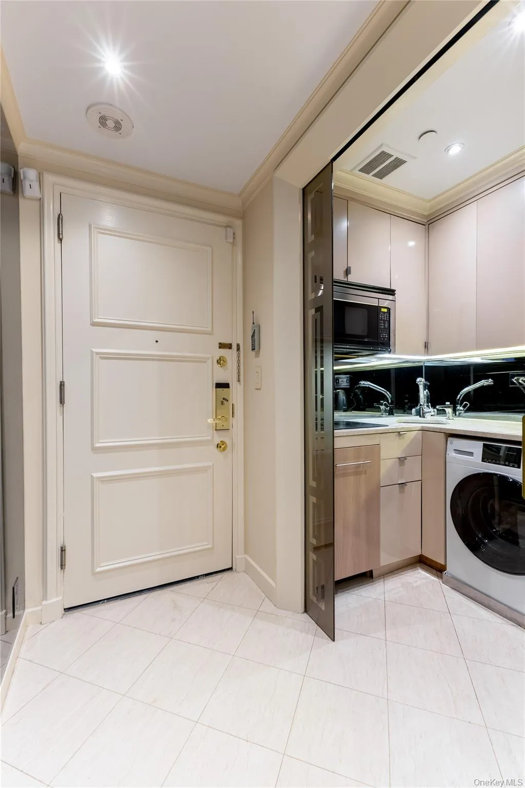 160 Central Park, New York, NY, 1 Bedroom Bedrooms, 2 Rooms Rooms,1 BathroomBathrooms,Residential,For Rent,Central,0,1007850 160 Central Park, New York, NY, 1 Bedroom Bedrooms, 2 Rooms Rooms,1 BathroomBathrooms,Residential,For Rent,Central,0,1007850