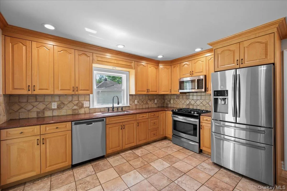 49 Chatsworth Avenue, Mamaroneck, NY, 4 Bedrooms Bedrooms, 11 Rooms Rooms,3 BathroomsBathrooms,Residential Lease,For Rent,Chatsworth,0,1007851 49 Chatsworth Avenue, Mamaroneck, NY, 4 Bedrooms Bedrooms, 11 Rooms Rooms,3 BathroomsBathrooms,Residential Lease,For Rent,Chatsworth,0,1007851