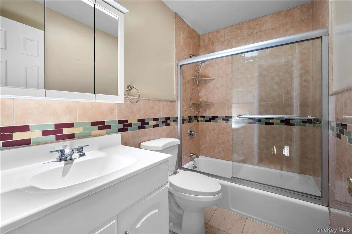 Second floor hall bathroom Second floor hall bathroom