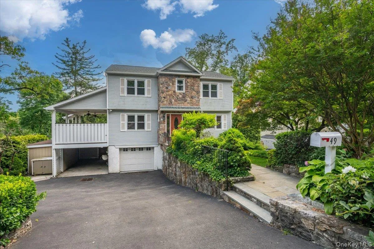 49 Chatsworth Avenue, Mamaroneck, NY, 4 Bedrooms Bedrooms, 11 Rooms Rooms,3 BathroomsBathrooms,Residential Lease,For Rent,Chatsworth,0,1007851 49 Chatsworth Avenue, Mamaroneck, NY, 4 Bedrooms Bedrooms, 11 Rooms Rooms,3 BathroomsBathrooms,Residential Lease,For Rent,Chatsworth,0,1007851