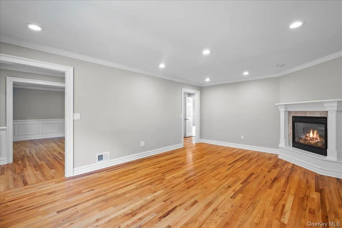 49 Chatsworth Avenue, Mamaroneck, NY, 4 Bedrooms Bedrooms, 11 Rooms Rooms,3 BathroomsBathrooms,Residential Lease,For Rent,Chatsworth,0,1007851 49 Chatsworth Avenue, Mamaroneck, NY, 4 Bedrooms Bedrooms, 11 Rooms Rooms,3 BathroomsBathrooms,Residential Lease,For Rent,Chatsworth,0,1007851