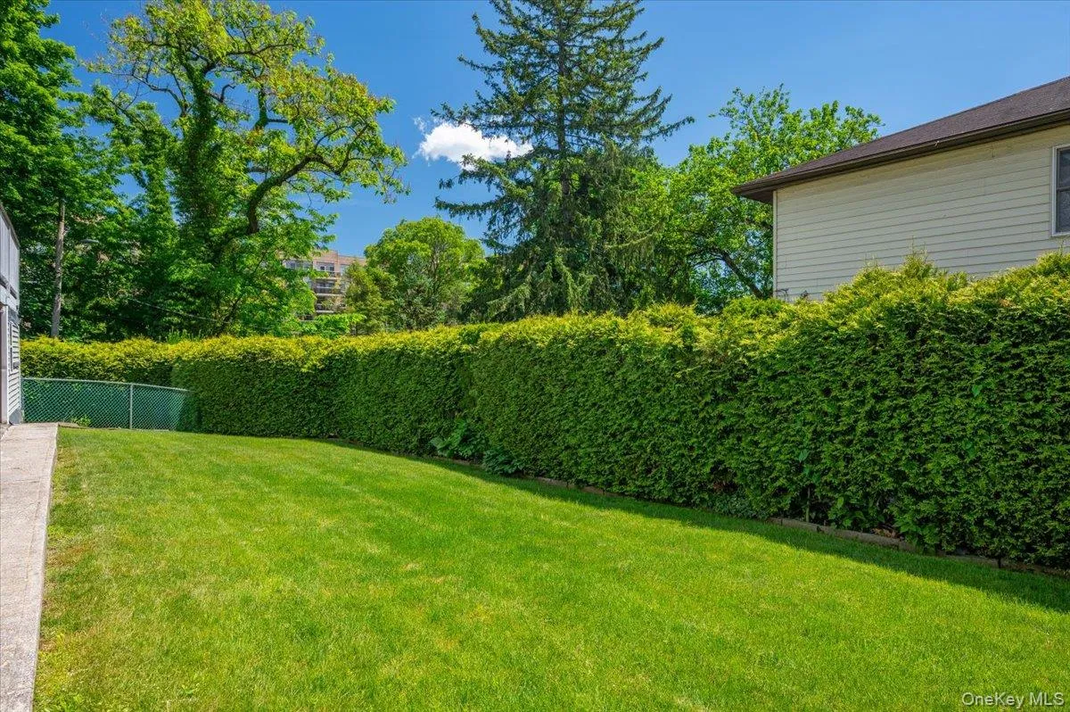 49 Chatsworth Avenue, Mamaroneck, NY, 4 Bedrooms Bedrooms, 11 Rooms Rooms,3 BathroomsBathrooms,Residential Lease,For Rent,Chatsworth,0,1007851 49 Chatsworth Avenue, Mamaroneck, NY, 4 Bedrooms Bedrooms, 11 Rooms Rooms,3 BathroomsBathrooms,Residential Lease,For Rent,Chatsworth,0,1007851