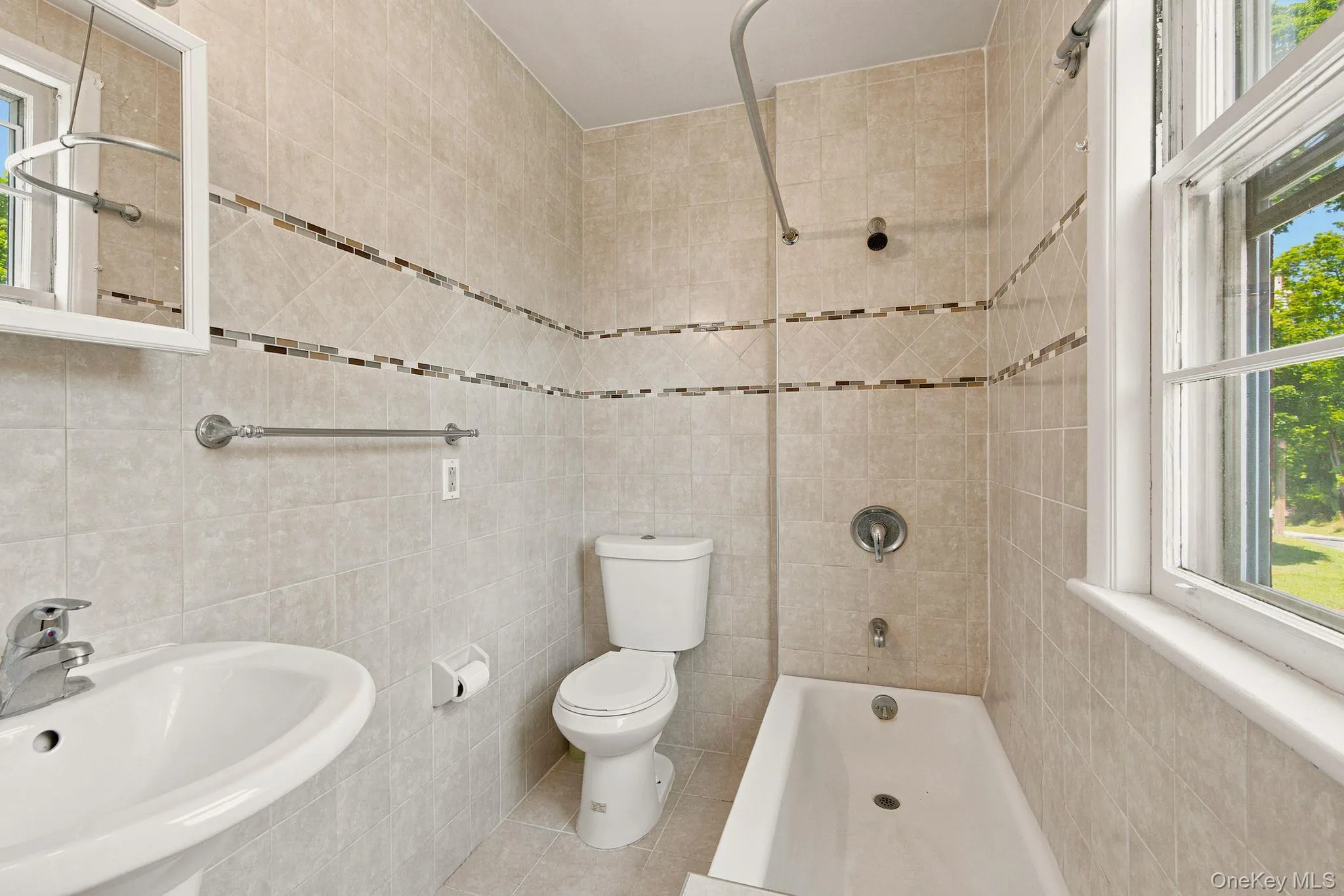 13 Osborne Road, Poughkeepsie, NY, 3 Bedrooms Bedrooms, 7 Rooms Rooms,2 BathroomsBathrooms,Residential,For Rent,Osborne,0,1007852 13 Osborne Road, Poughkeepsie, NY, 3 Bedrooms Bedrooms, 7 Rooms Rooms,2 BathroomsBathrooms,Residential,For Rent,Osborne,0,1007852