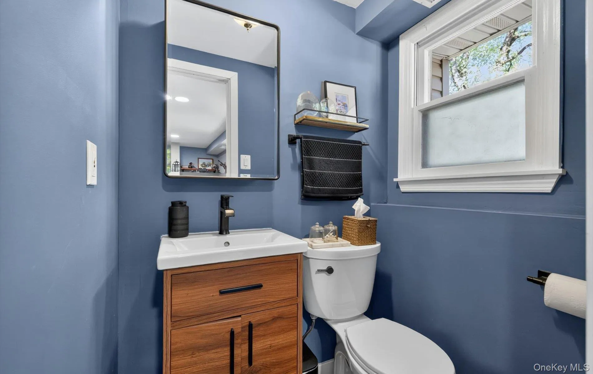 Half Bath/Off Family Room Half Bath/Off Family Room